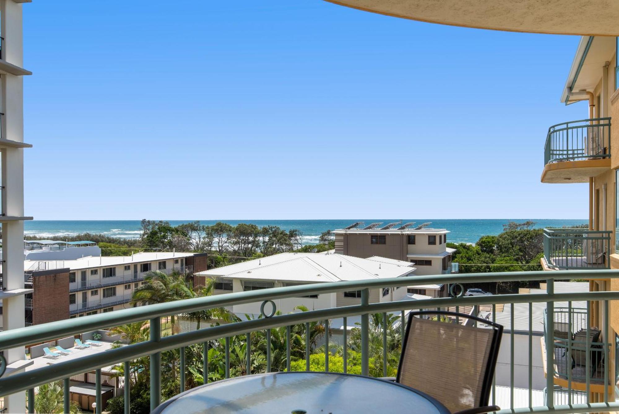 Sunshine Towers Boutique Apartments Maroochydore Extérieur photo