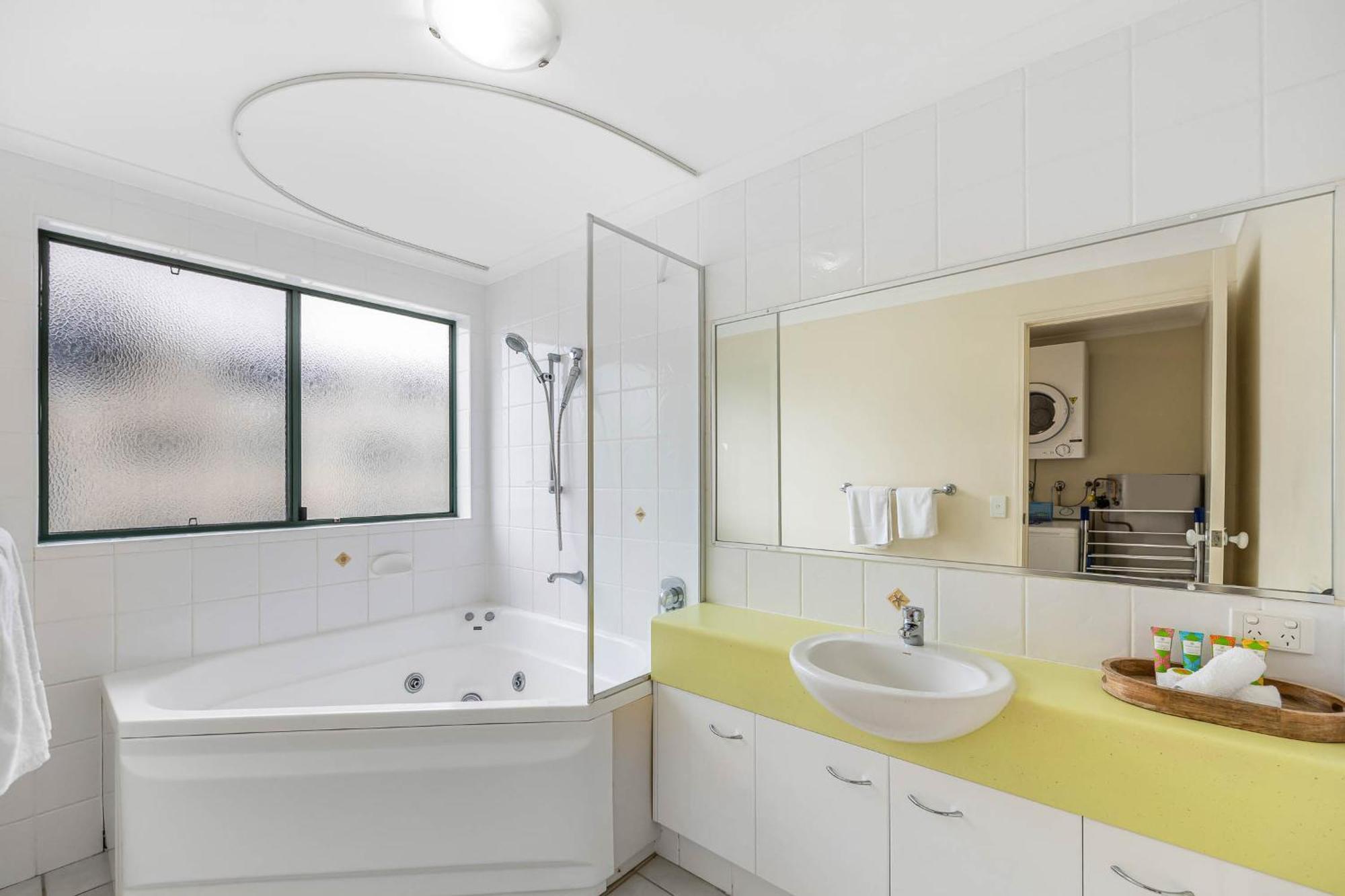 Sunshine Towers Boutique Apartments Maroochydore Extérieur photo