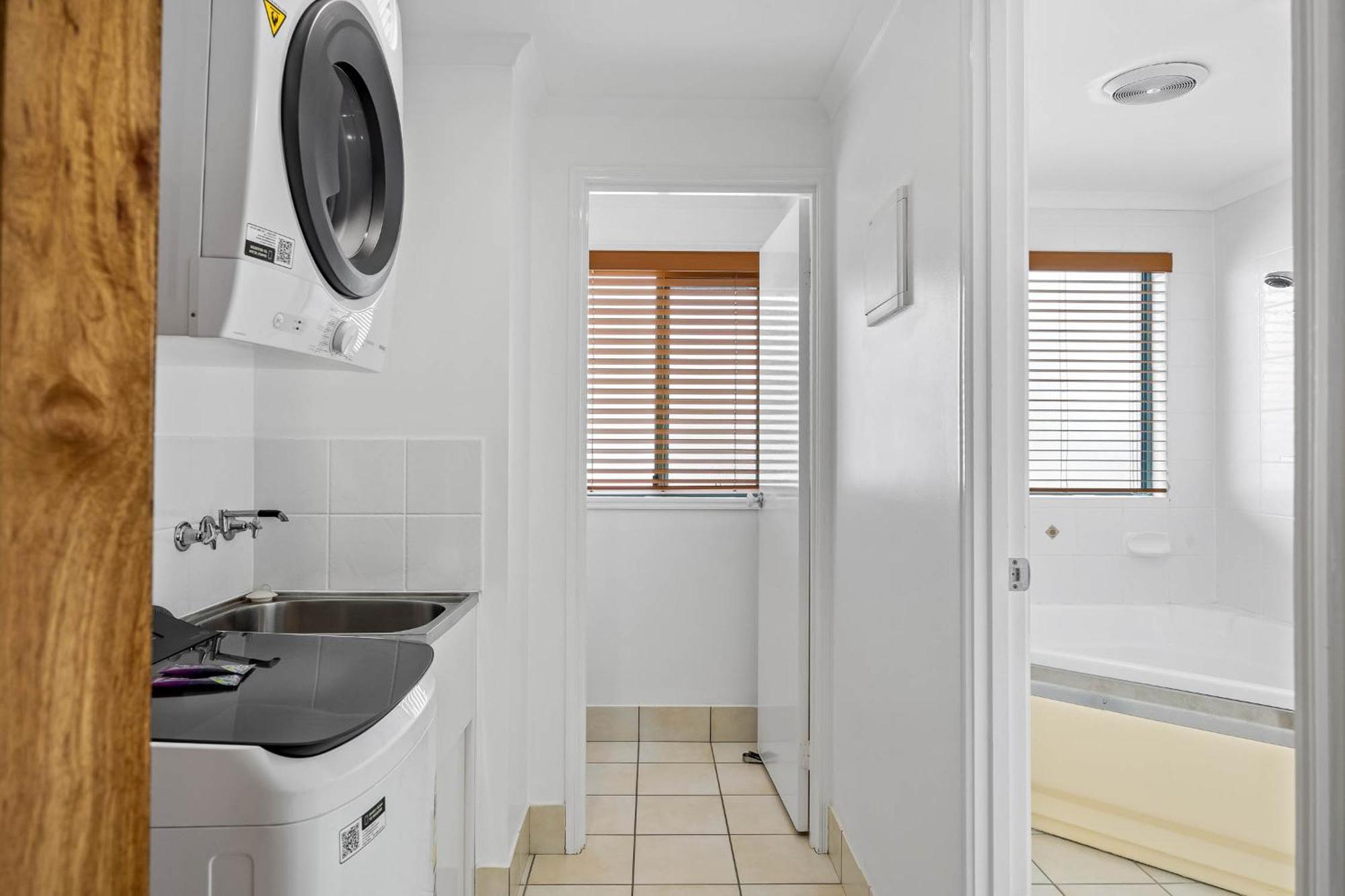Sunshine Towers Boutique Apartments Maroochydore Extérieur photo